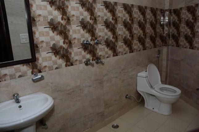 Krazy Hotel Haldwāni Esterno foto