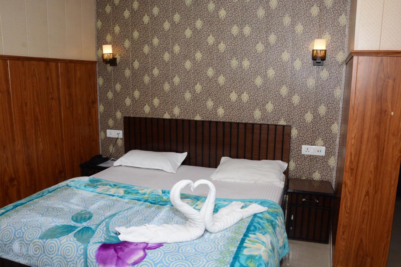 Krazy Hotel Haldwāni Esterno foto