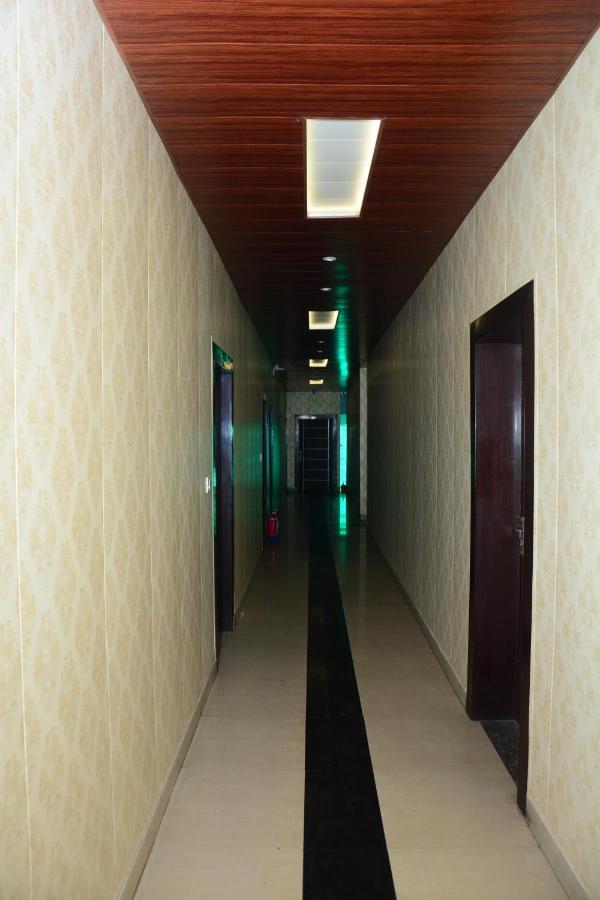 Krazy Hotel Haldwāni Esterno foto